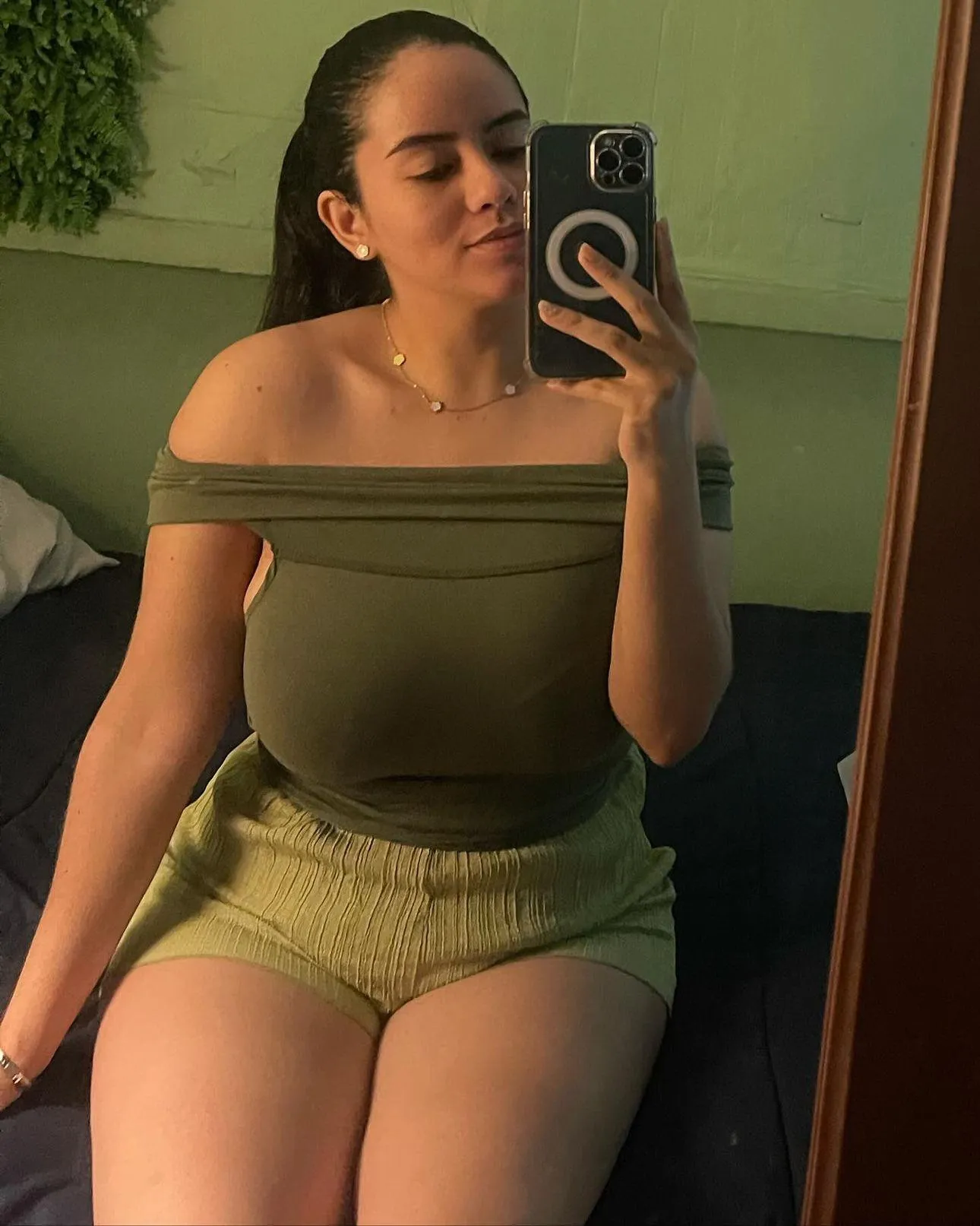 Thicc latina