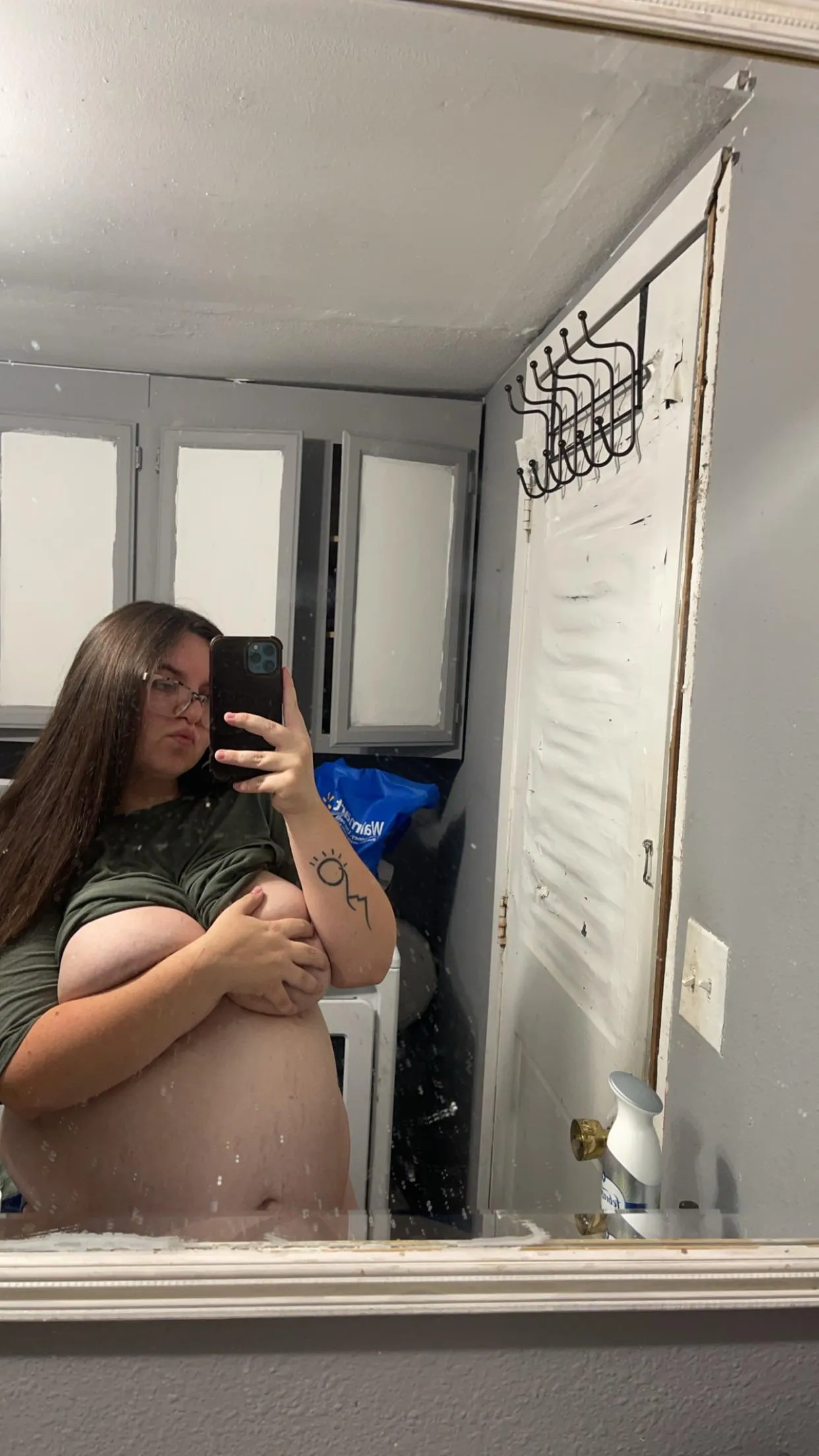 F22 chubby and pregnant