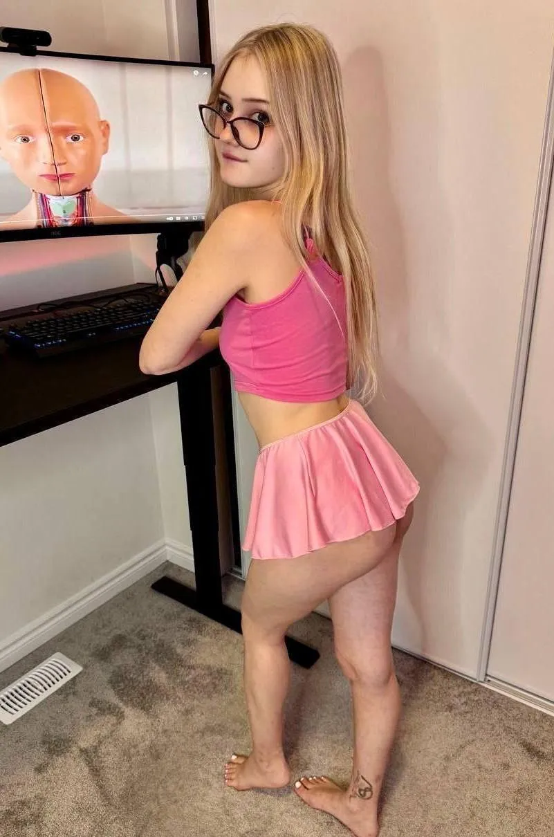 My ass looks great in mini skirt