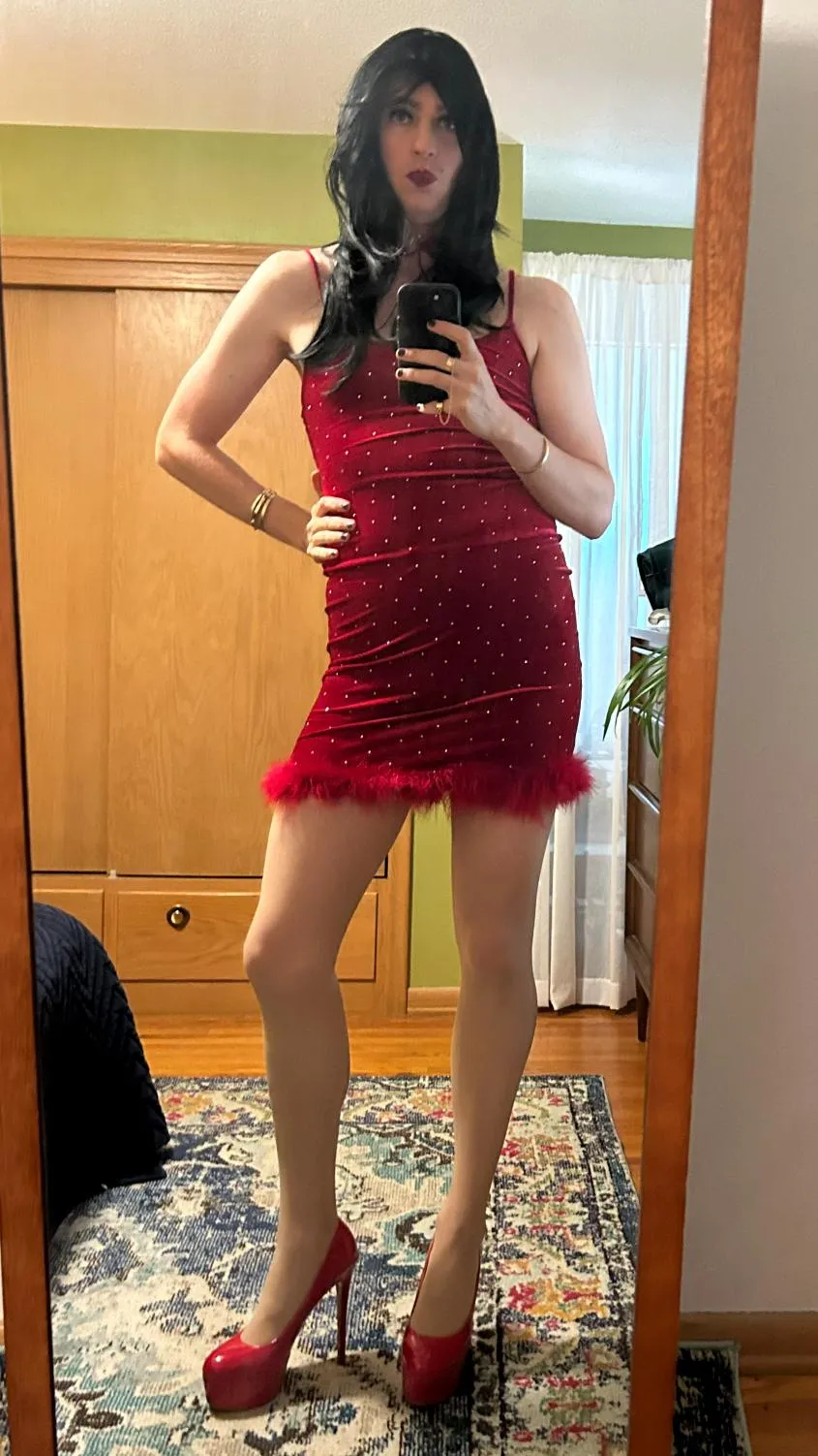 My first new wig, dress, and pair of heels in a very long. Hopefully I look as good as I feel!