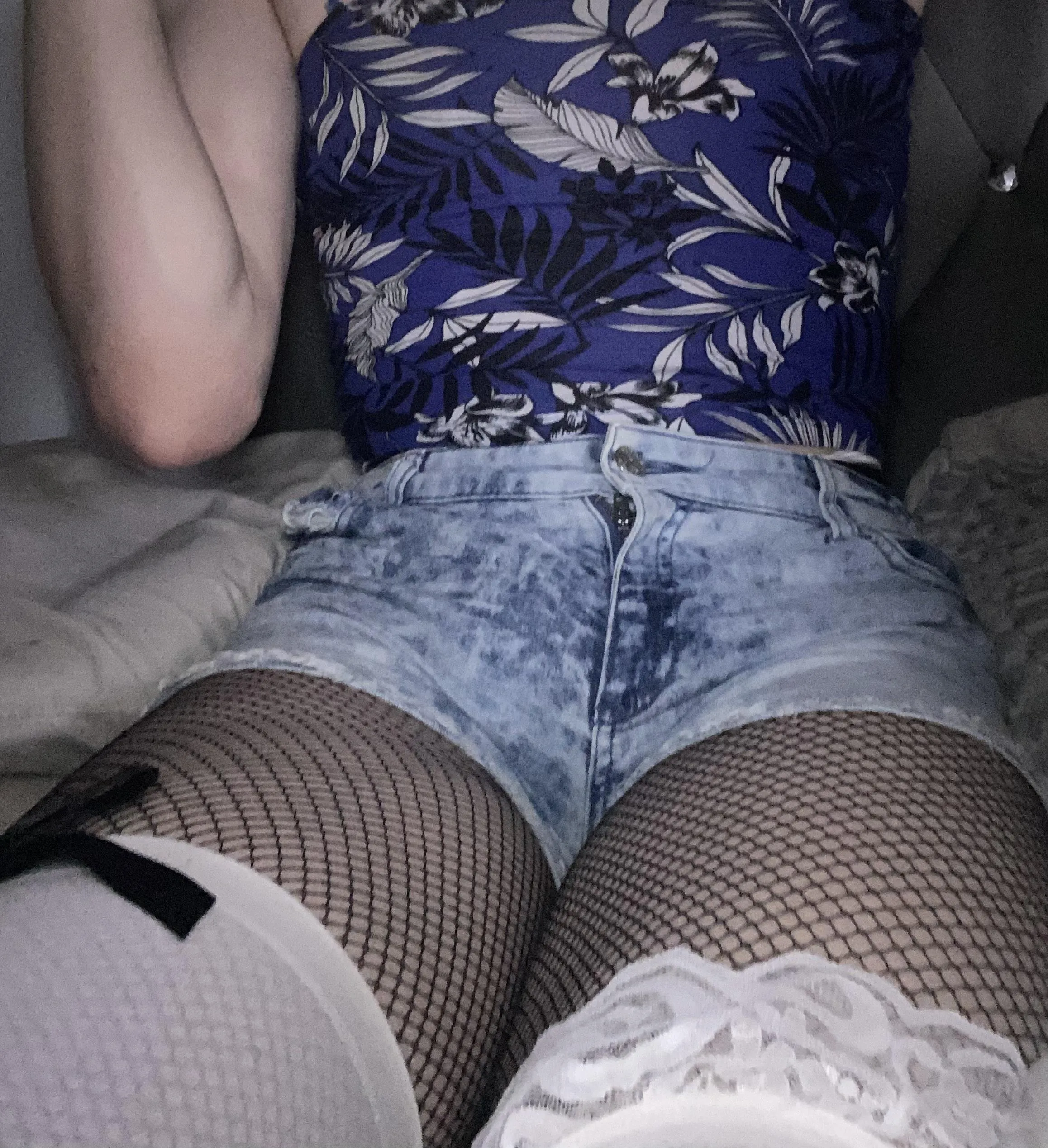 Just got a new crop top and denim shorts I think there so cute