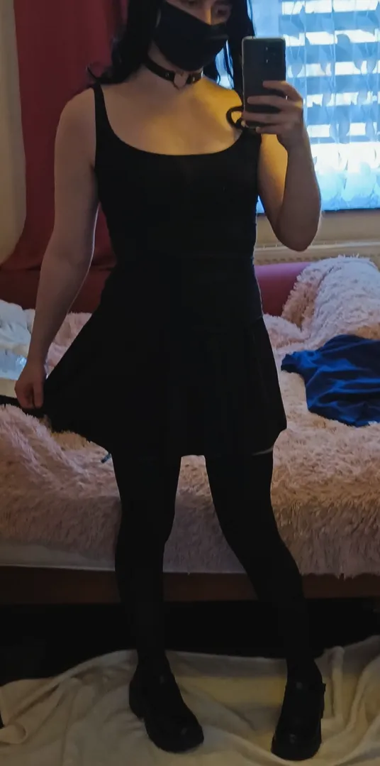 Is this outfit cute enough for a &quot;crossdressers and fans&quot; event?