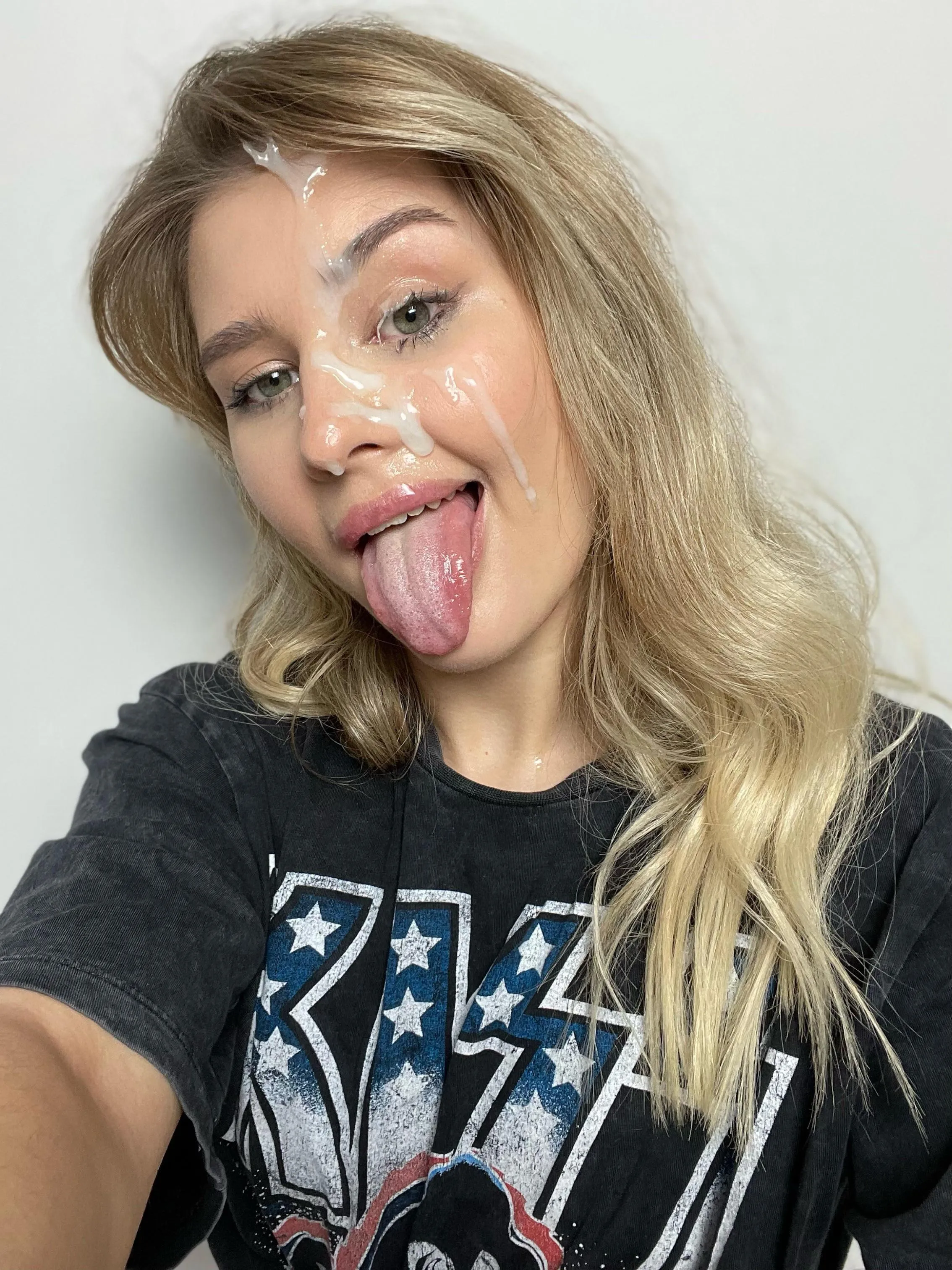 She looks good with cum on her face