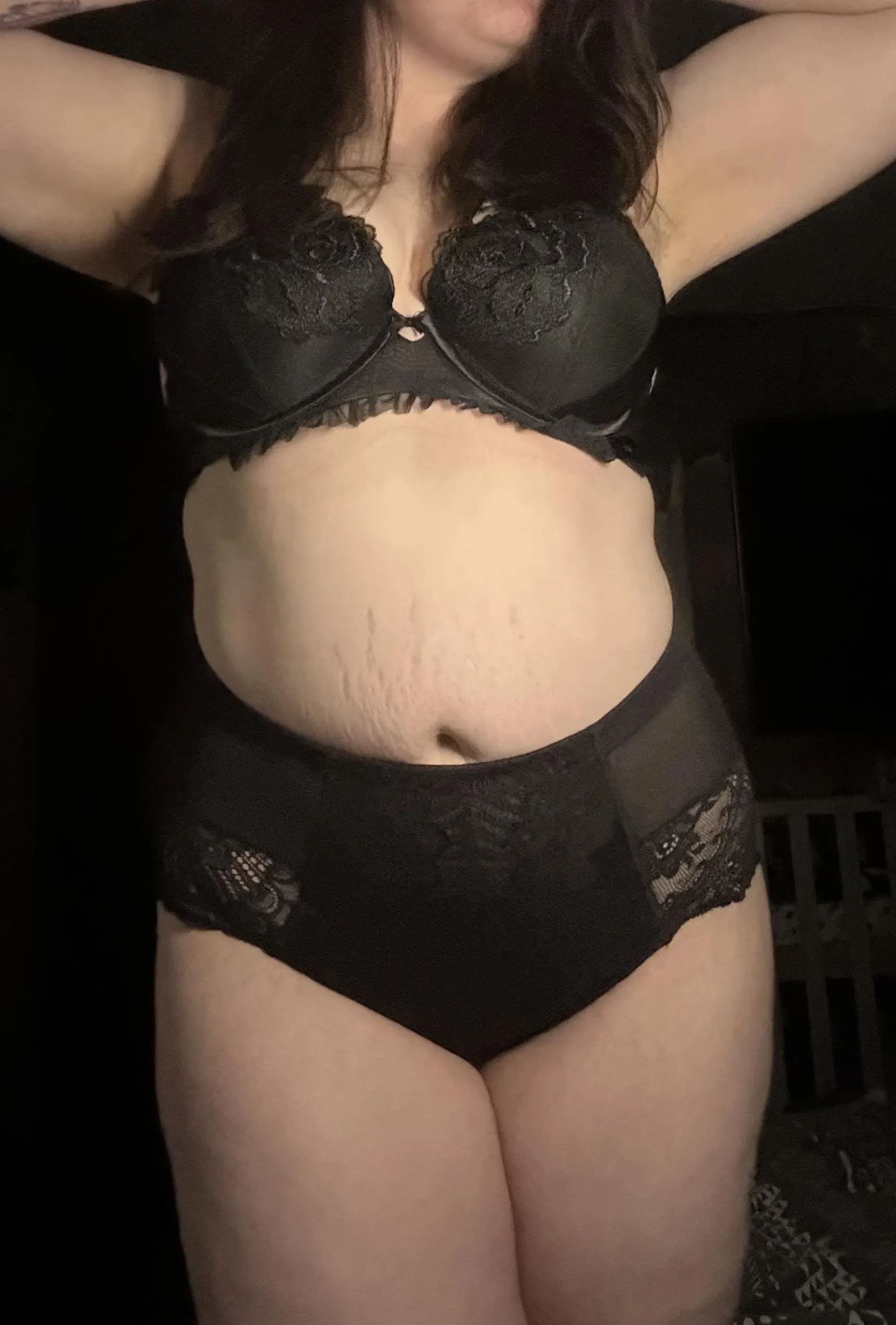 F22 any ladies like my curves