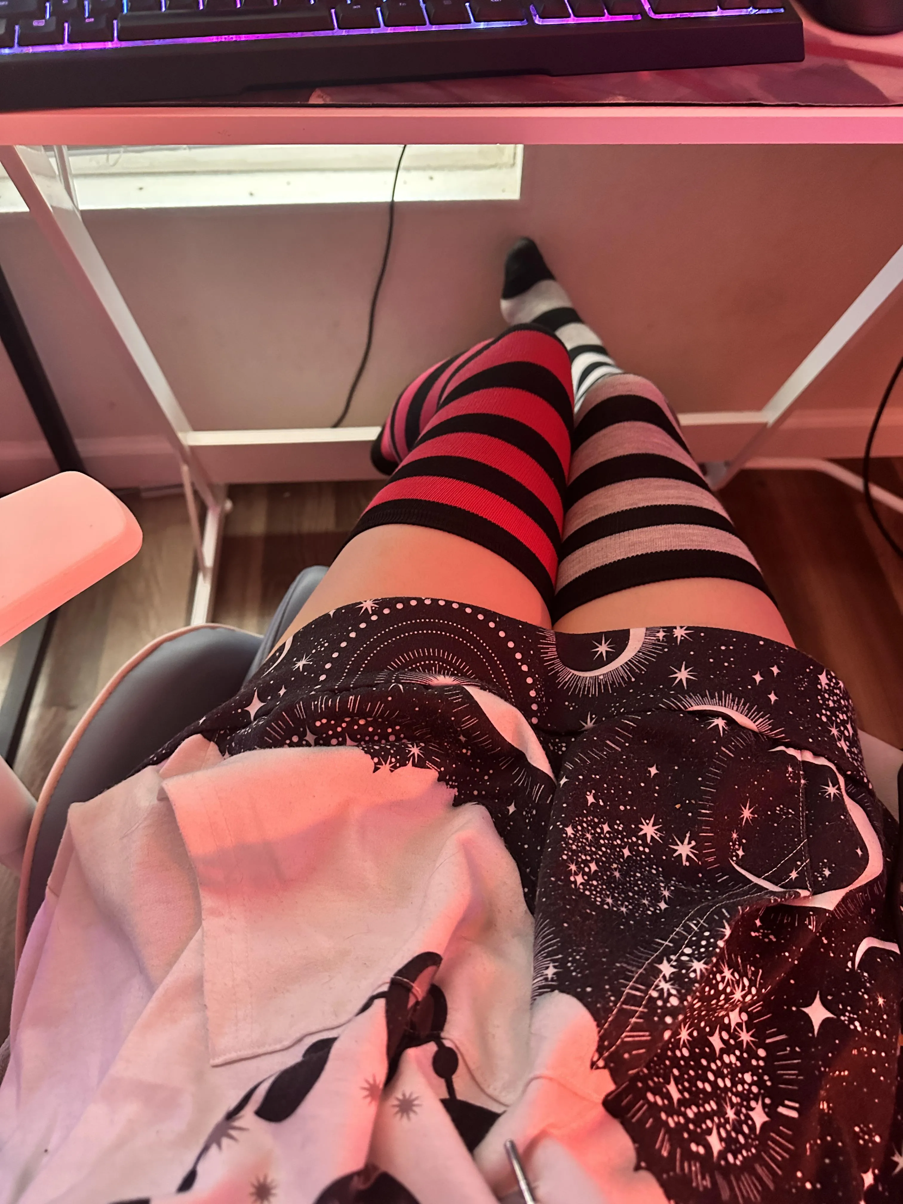 i luv the stripey thigh highs