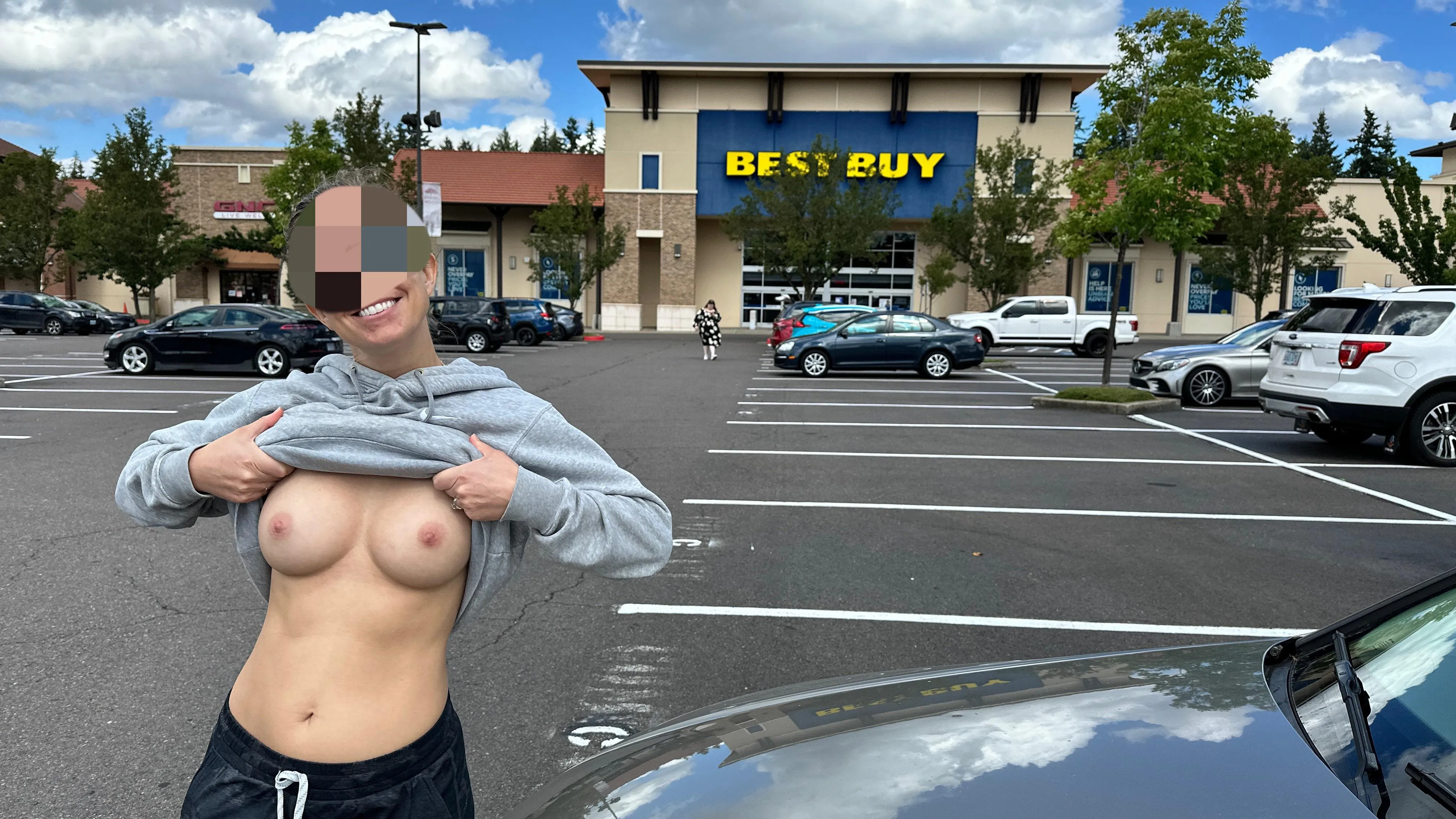 Best Buy Titties!