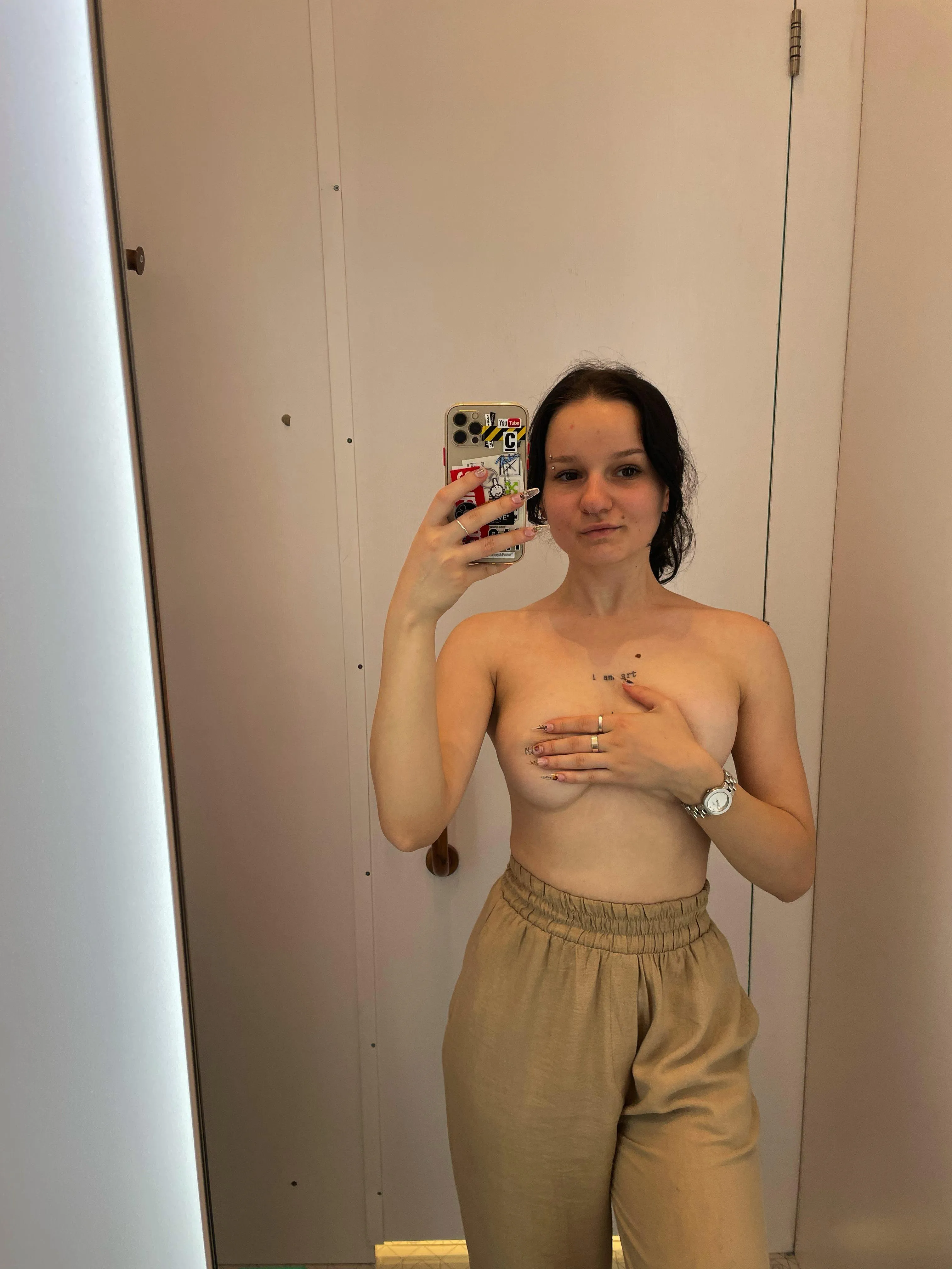 Can I show you more in this fitting room