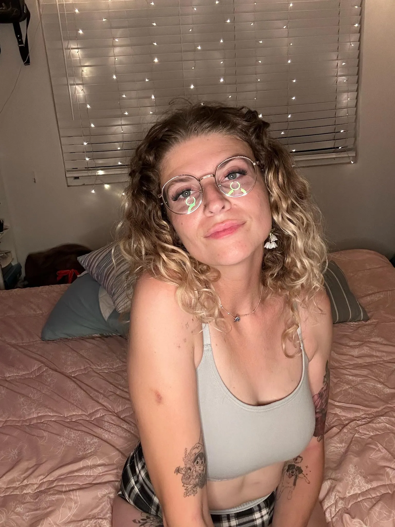 21 year old never had sex and dared to make a free Only Fans