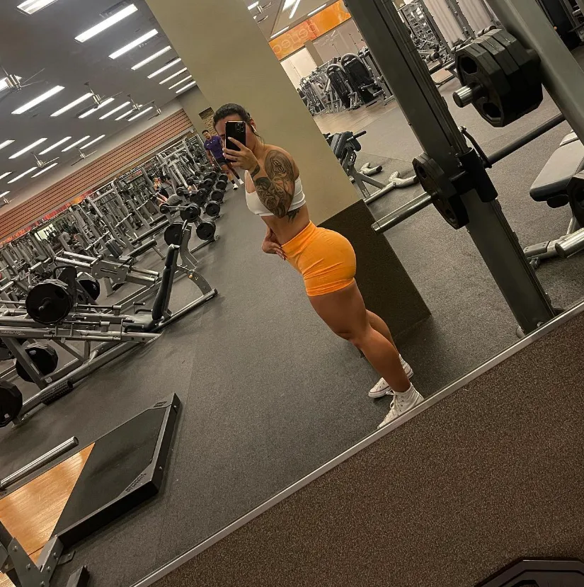 would you spot my booty if I worked out next to you?