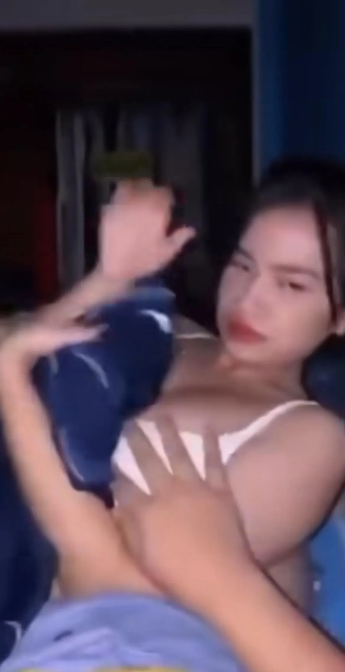 Sauce? Filipina vid