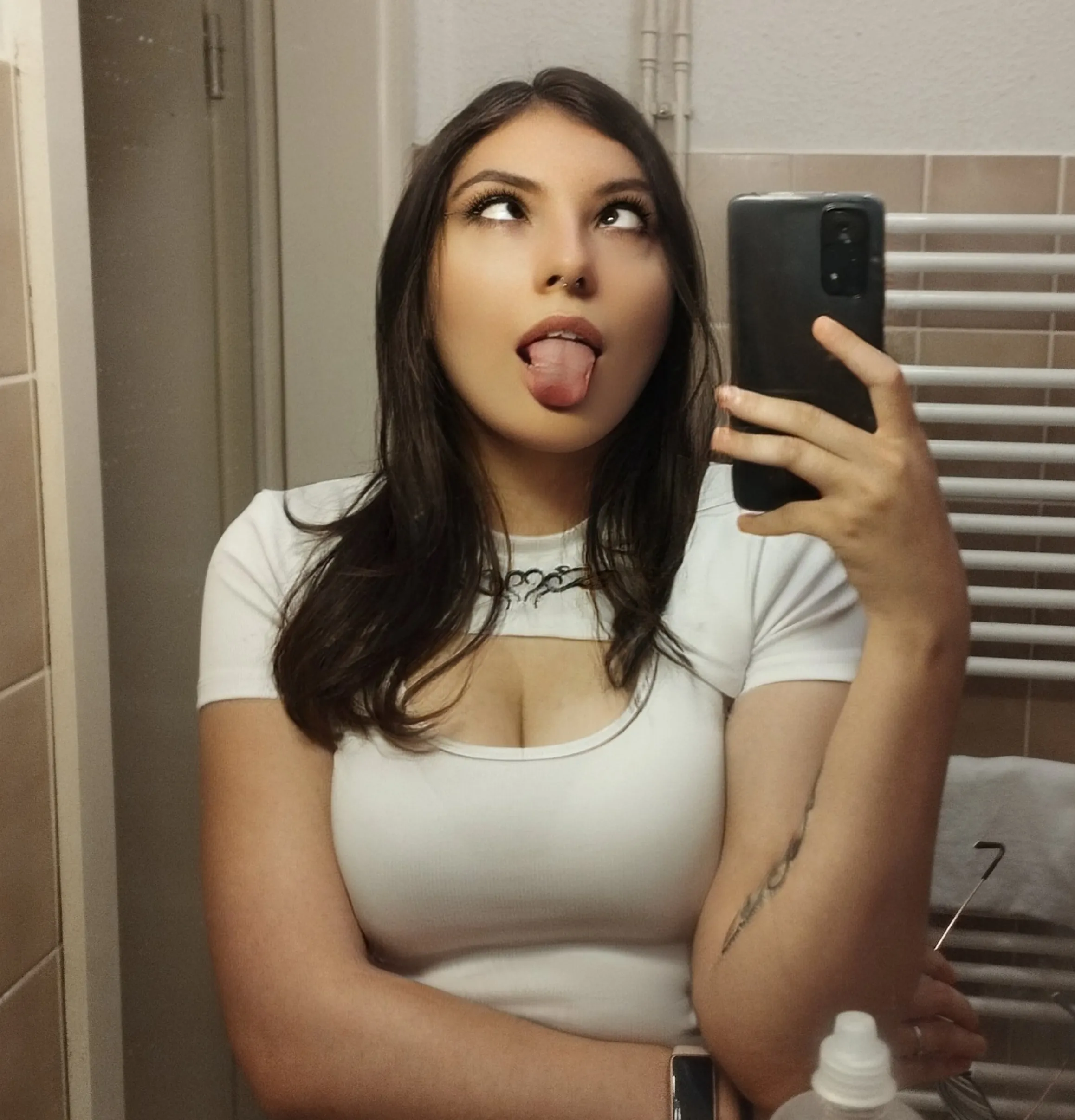 quick low quality bathroom ahegao pic