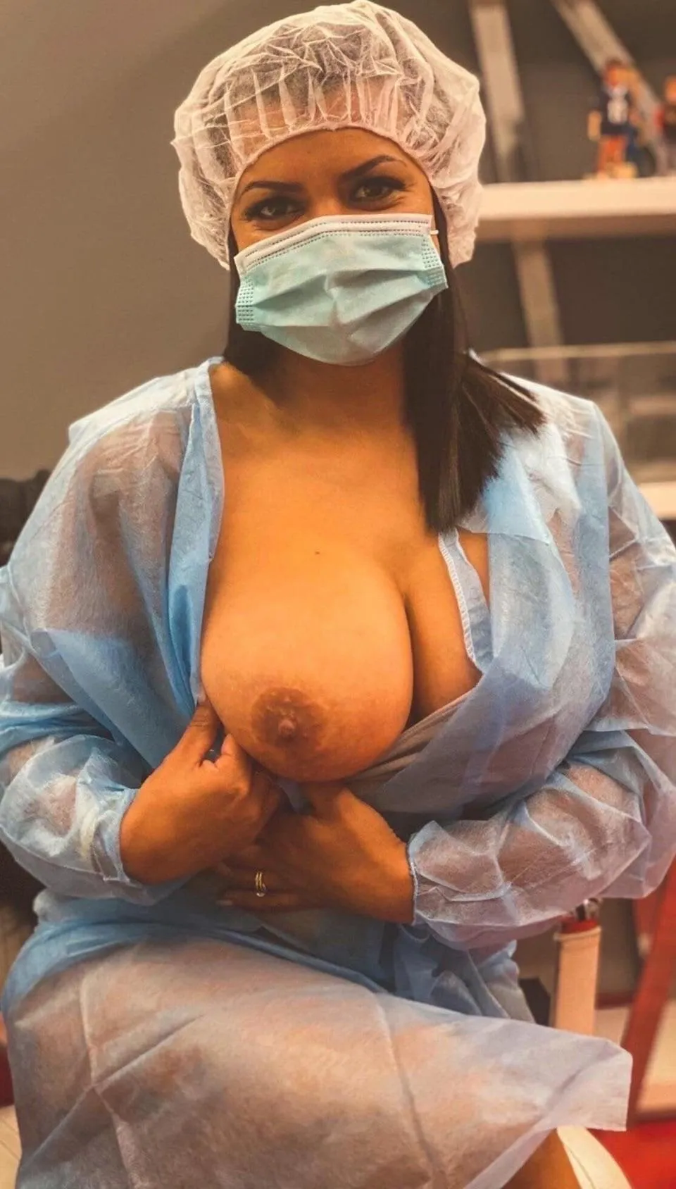 Would you fuck a nurse you met on Reddit ? F43