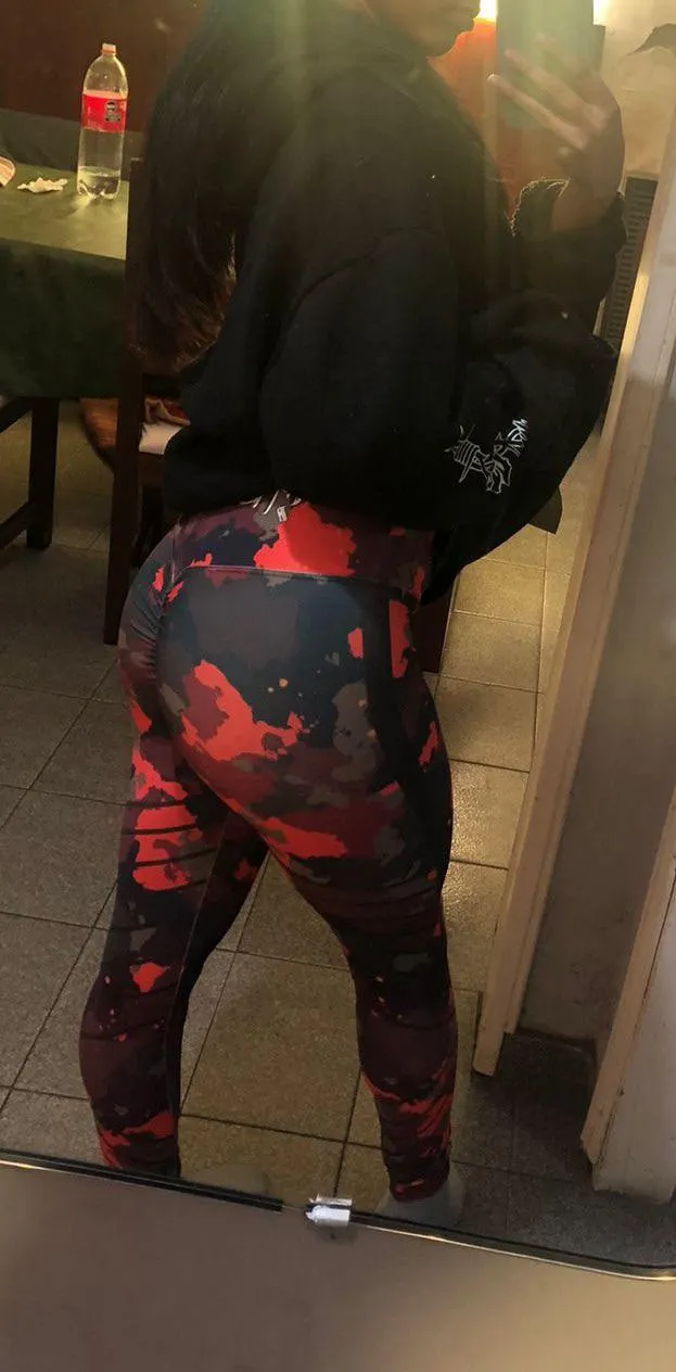 Do you think its sexy with leggings?