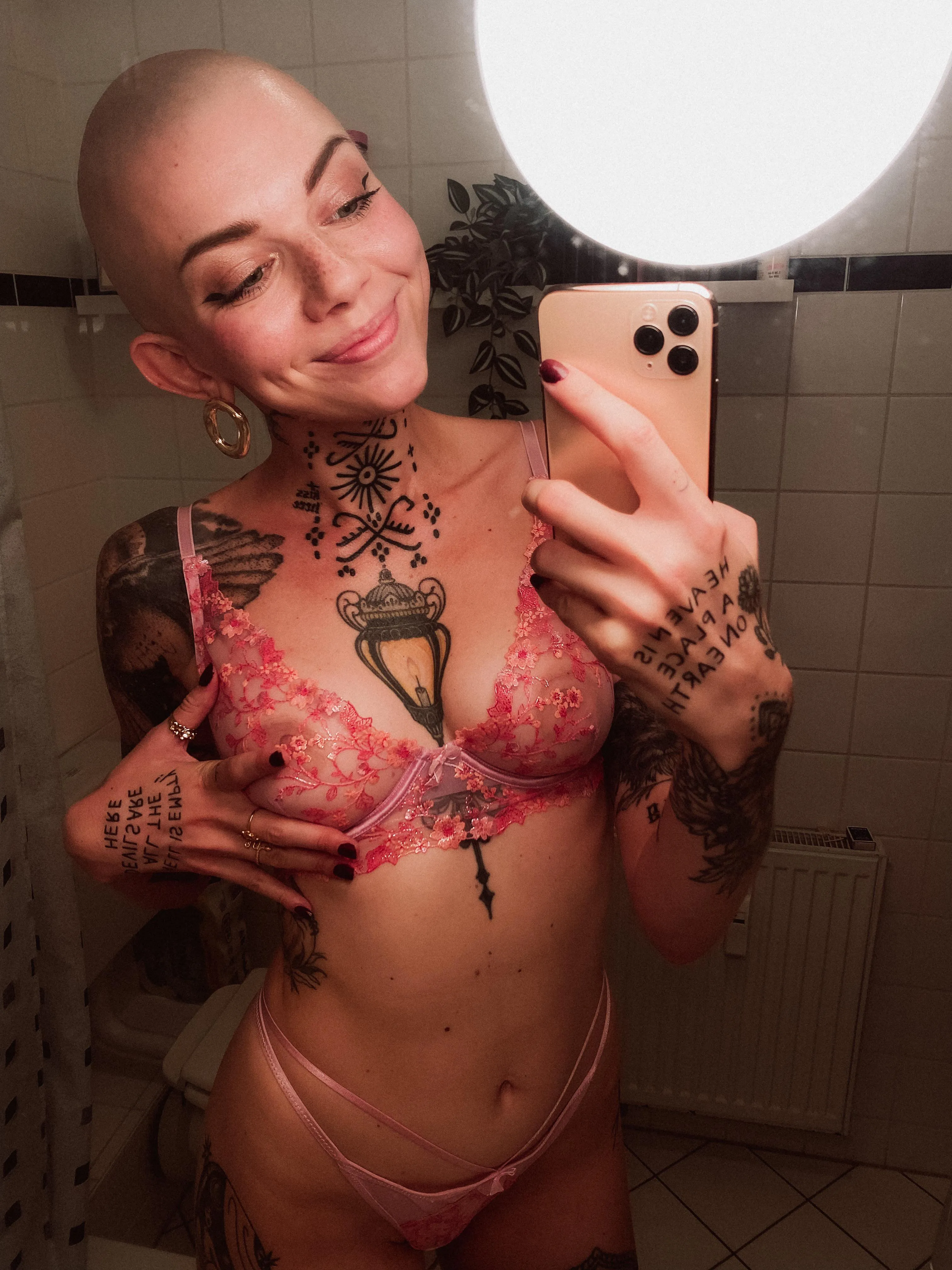 do you like girls with bald heads too?