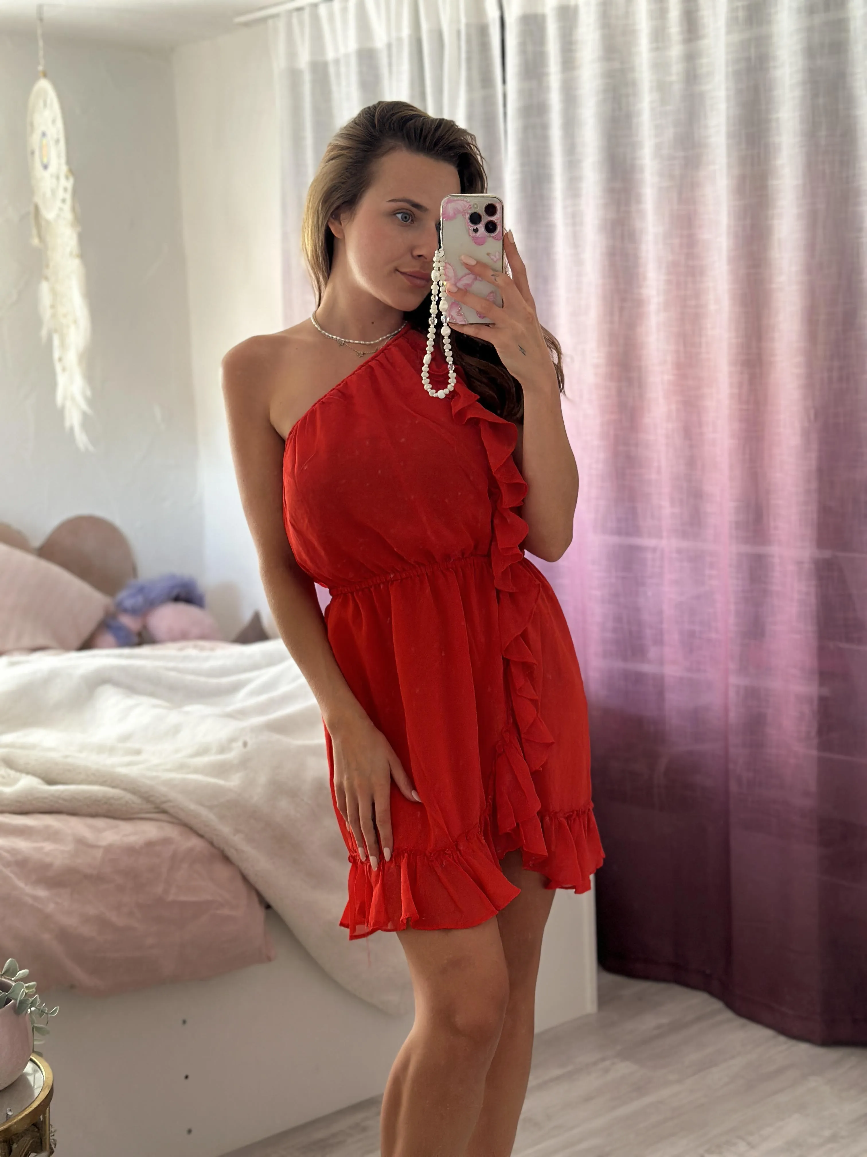 Is my red dress too revealing ? Should I change ?